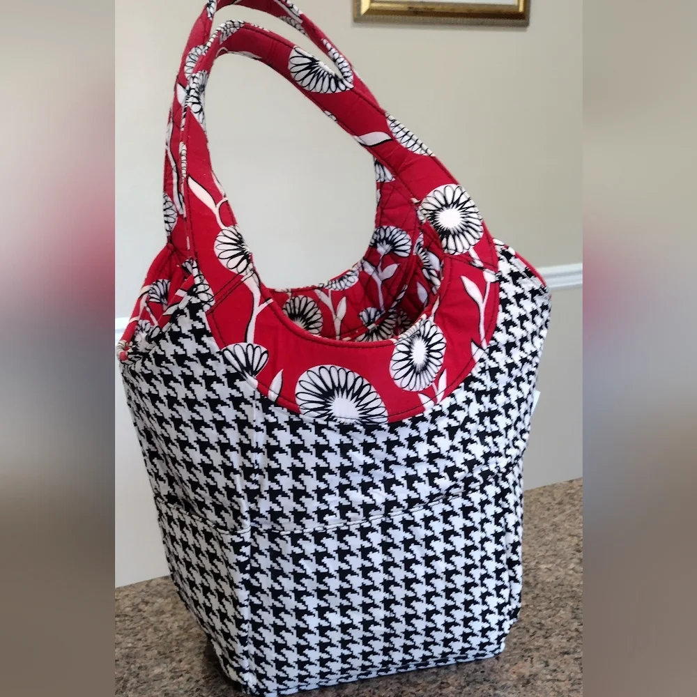 Vera Bradley Unique “Deco Daisy”
